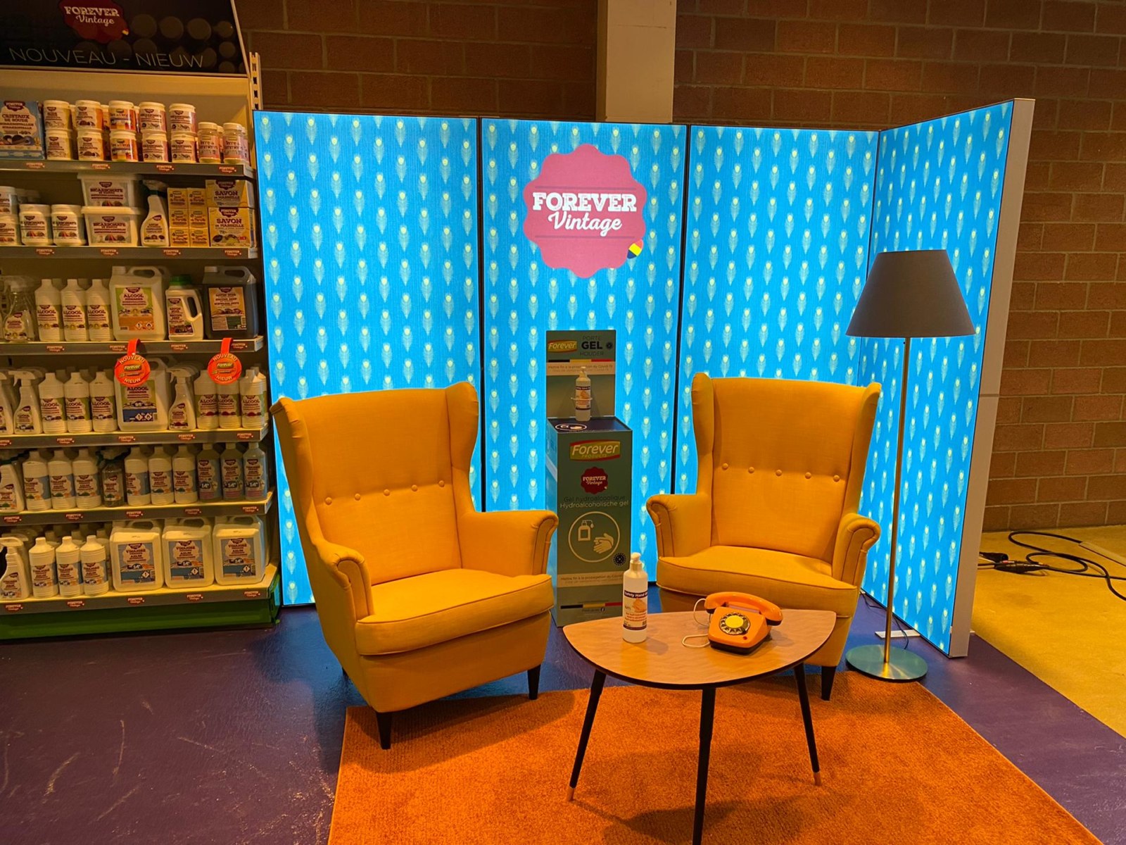 stand portable hello